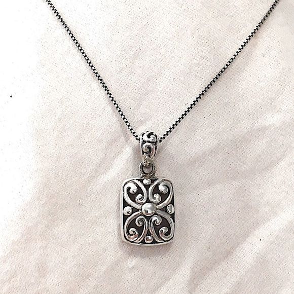 VINTAGE Sterling Silver Lattice Scroll Filigree Pendant on Boxchain Necklace - Picture 1 of 6